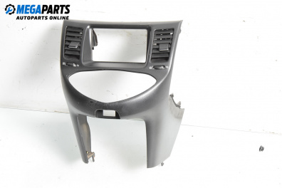 Централна конзола за Nissan Primera Sedan III (01.2002 - 06.2007)