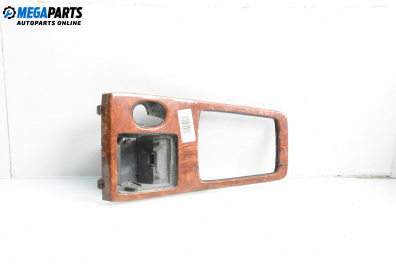 Централна конзола за Nissan Primera Traveller II (06.1996 - 01.2002)