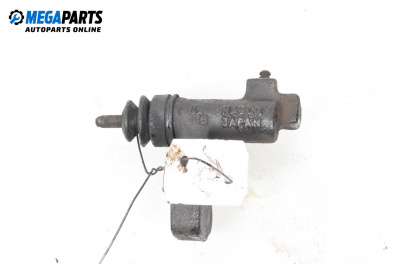 Долна помпа за съединител за Nissan Primera Traveller II (06.1996 - 01.2002)