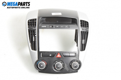 Централна конзола за Kia Cee'd Sportswagon I (09.2007 - 12.2012)