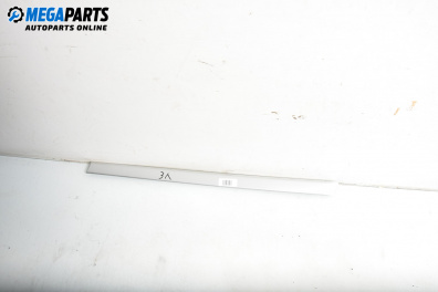 Интериорна лайсна за Audi A4 Avant B7 (11.2004 - 06.2008), 4+1 вр., комби