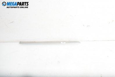 Интериорна лайсна за Audi A4 Avant B7 (11.2004 - 06.2008), 4+1 вр., комби