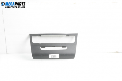 Централна конзола за BMW 1 Series E81 (09.2006 - 09.2012)