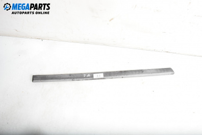 Външни лайсни за Volkswagen Passat III Variant B5 (05.1997 - 12.2001), седан, позиция: дясна