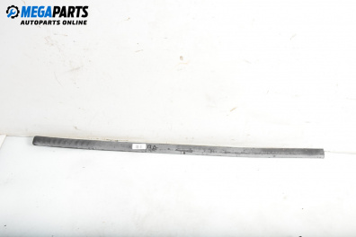 Външни лайсни за Volkswagen Passat III Variant B5 (05.1997 - 12.2001), седан, позиция: предна