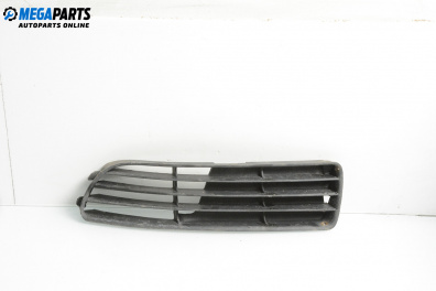 Решетка в броня за Audi A4 Avant B5 (11.1994 - 09.2001), комби, позиция: предна