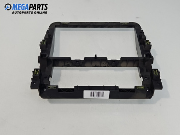 Централна конзола за Volkswagen Touran Minivan I (02.2003 - 05.2010)