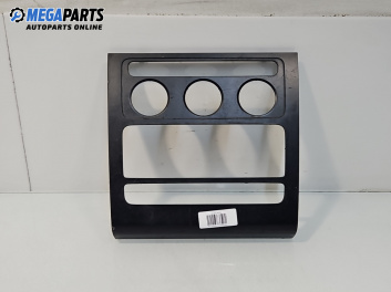 Централна конзола за Volkswagen Touran Minivan I (02.2003 - 05.2010)