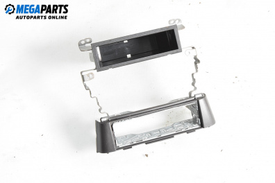 Централна конзола за Nissan Almera II Hatchback (01.2000 - 12.2006)