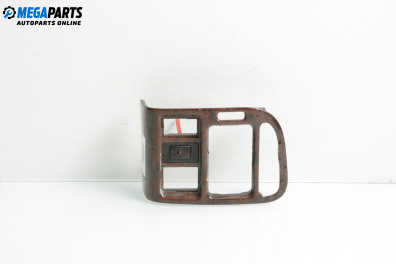 Централна конзола за Toyota Avensis I Sedan (09.1997 - 02.2003)