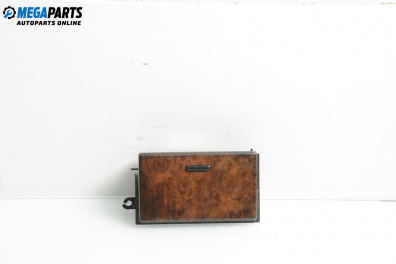 Пепелник за Audi A8 Sedan 4D (03.1994 - 12.2002)