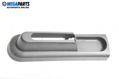 Централна конзола долна част за Ford Fiesta V Hatchback (11.2001 - 03.2010)