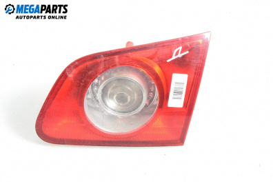 Вътрешен стоп за Volkswagen Passat V Variant B6 (08.2005 - 11.2011), комби, позиция: дясна