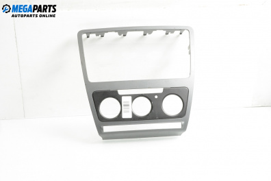 Централна конзола за Skoda Octavia II Combi (02.2004 - 06.2013)