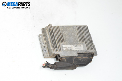 Компютър двигател за Renault Clio II Hatchback (09.1998 - 09.2005) 1.6 (B/CB0D), 90 к.с., № HOM7700875745