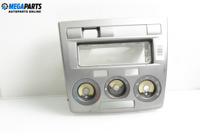 Централна конзола за Mazda 2 Hatchback I (02.2003 - 06.2007)