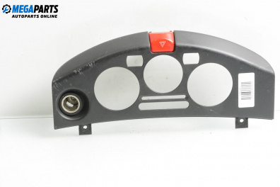 Централна конзола за Nissan Micra III Hatchback (01.2003 - 06.2010)