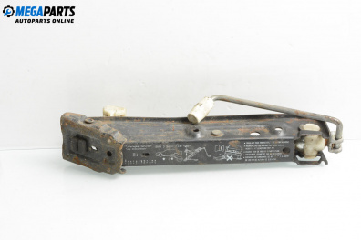 Крик за Nissan Micra III Hatchback (01.2003 - 06.2010)