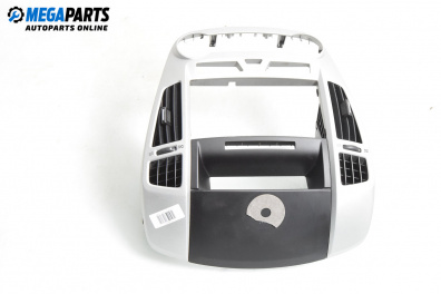 Централна конзола за Kia Cee'd Hatchback I (12.2006 - 12.2012)