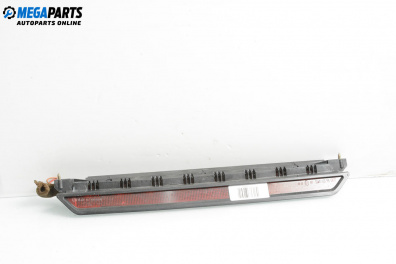 Трети стоп за Volkswagen Passat III Variant B5 (05.1997 - 12.2001), комби