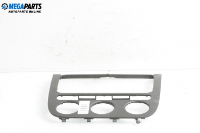 Централна конзола за Volkswagen Golf V Hatchback (10.2003 - 02.2009)