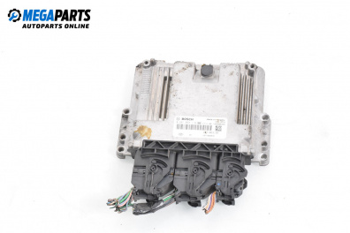 Компютър двигател за Renault Clio IV Hatchback (11.2012 - 06.2019) 1.5 dCi 90, 90 к.с.