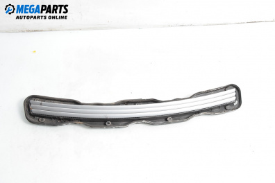 Решетка преден капак за Mercedes-Benz E-Class Sedan (W210) (06.1995 - 08.2003), седан, позиция: предна