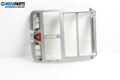 Централна конзола за Peugeot 307 Hatchback (08.2000 - 12.2012)