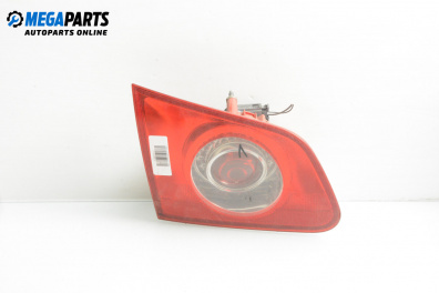 Вътрешен стоп за Volkswagen Passat V Variant B6 (08.2005 - 11.2011), комби, позиция: лява