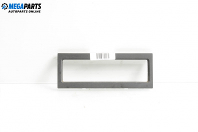 Интериорна пластмаса за Volkswagen Passat IV Variant B5.5 (09.2000 - 08.2005), 4+1 вр., комби, позиция: предна