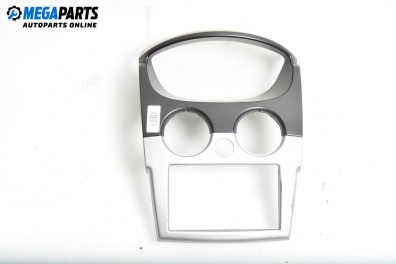 Централна конзола за Chevrolet Matiz Hatchback (M200) (01.2005 - ...)