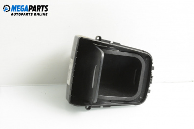 Пепелник за Mercedes-Benz GLA Class SUV (X156) (12.2013 - 02.2020)