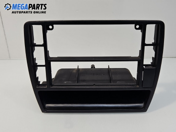 Централна конзола за Volkswagen Passat III Variant B5 (05.1997 - 12.2001), № 3B0858069K