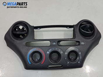 Централна конзола за Toyota Yaris Hatchback I (01.1999 - 12.2005)