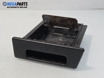 Пепелник за Mitsubishi Space Runner Minivan I (10.1991 - 08.1999)