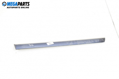 Външна лайсна врата за Mercedes-Benz C-Class Sedan (W202) (03.1993 - 05.2000), седан, позиция: задна, лява