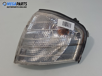 Мигач за Mercedes-Benz C-Class Sedan (W202) (03.1993 - 05.2000), седан, позиция: лява