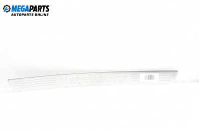 Лайсна (облицовка) на праг  за Mercedes-Benz C-Class Sedan (W205) (07.2013 - ...), 4+1 вр., седан, позиция: предна, дясна