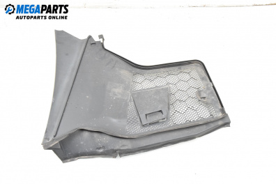 Кора под чистачки за Mercedes-Benz C-Class Sedan (W205) (07.2013 - ...), 4+1 вр., седан