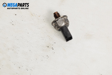 Датчик за налягане на горивото за Mercedes-Benz C-Class Sedan (W205) (07.2013 - ...)