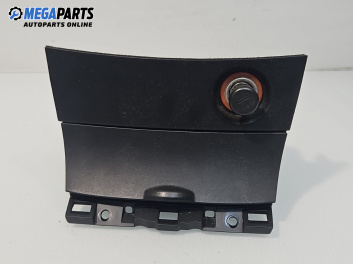 Пепелник за Mazda 3 Hatchback I (10.2003 - 12.2009)