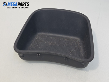 Интериорна пластмаса за Renault Megane I Classic Sedan (09.1996 - 08.2003), 4+1 вр., седан, позиция: предна