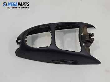 Централна конзола за Renault Megane I Classic Sedan (09.1996 - 08.2003)