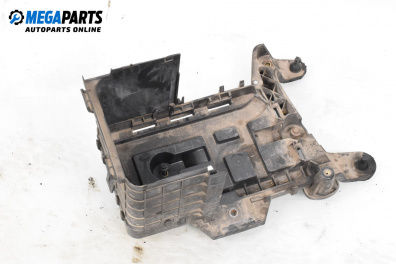 Кутия акумулатор за Volkswagen Touran Minivan I (02.2003 - 05.2010), 4+1 вр., миниван