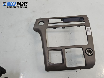 Централна конзола за Nissan Pathfinder II SUV (09.1995 - 07.2005)