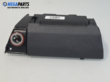 Пепелник за Volkswagen Touran Minivan I (02.2003 - 05.2010)