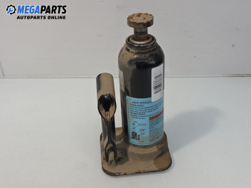 Крик за Kia Sorento I SUV (08.2002 - 12.2009)