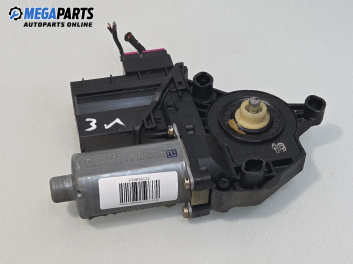 Електромотор за стъклоподемник за Volkswagen Polo Sedan IV (09.2002 - 07.2009), 4+1 вр., седан, позиция: задна, лява, №  0130821707