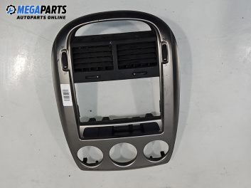 Централна конзола за Kia Cerato Sedan I (04.2004 - 12.2009)