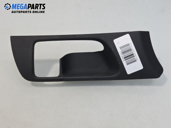 Интериорна пластмаса за Toyota Avensis II Liftback (04.2003 - 11.2008), 4+1 вр., хечбек, позиция: предна